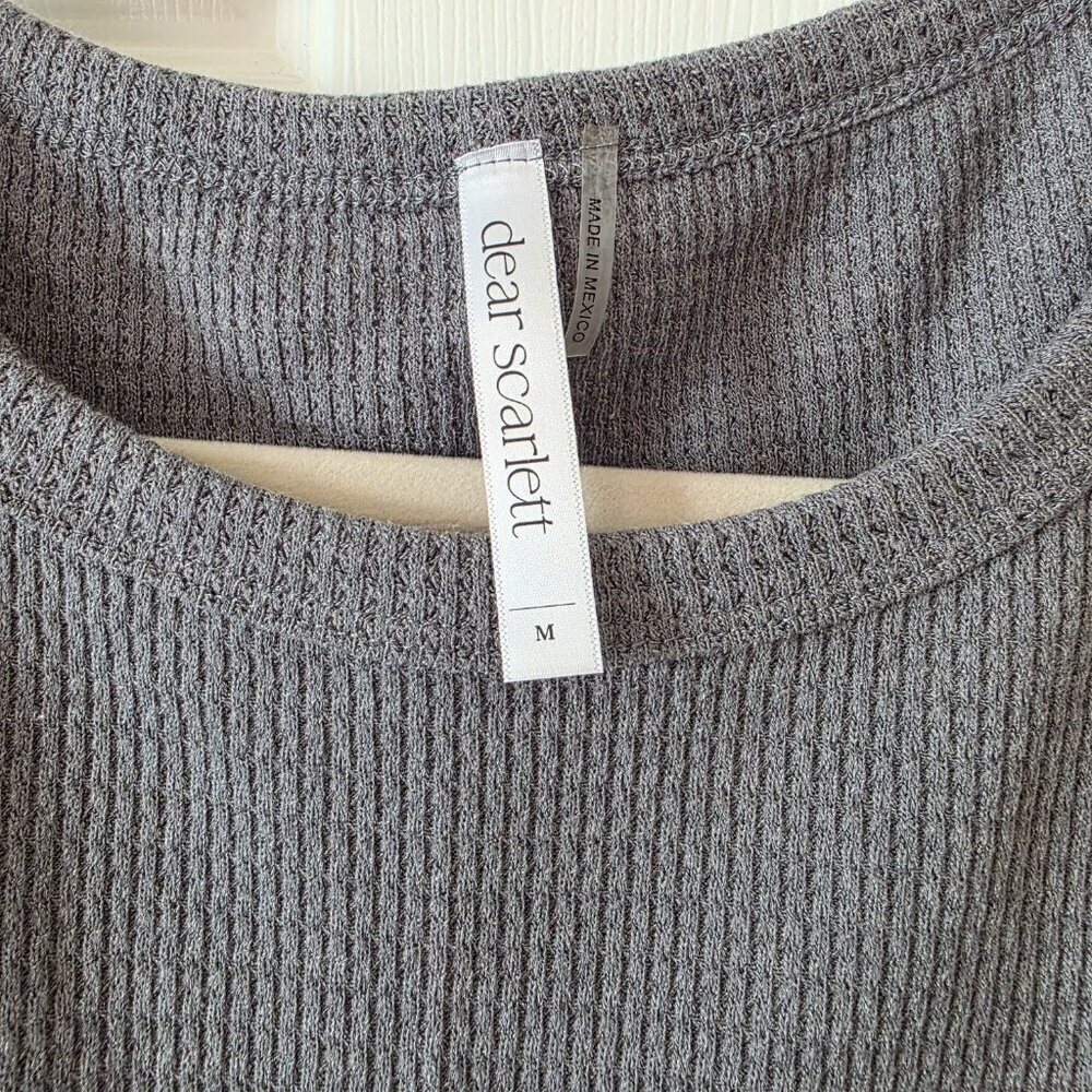 Dear Scarlett Gray Waffle Knit Oversized Short Sleeved Top Woman's Size Medium - Picture 3 of 7
